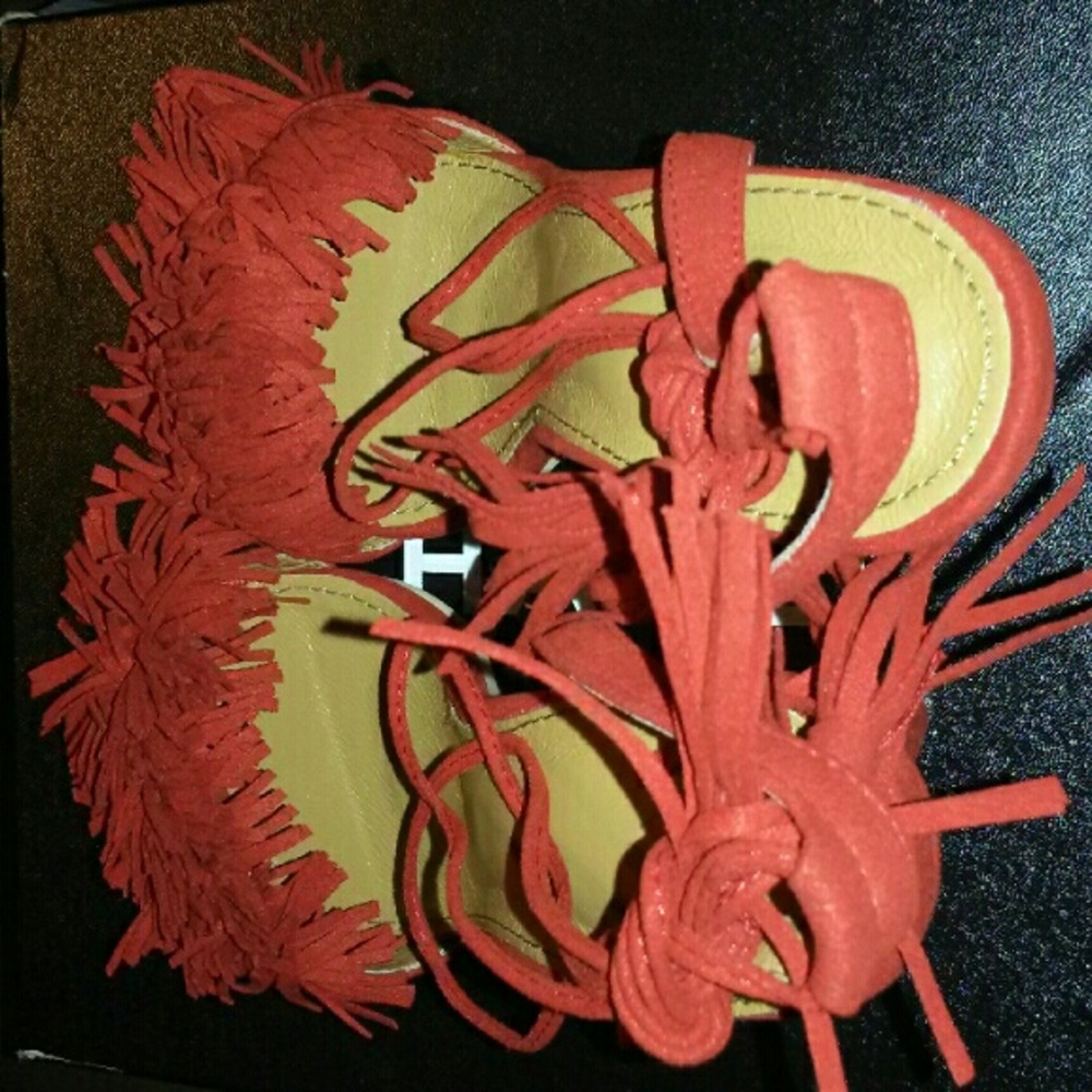 Pom pom red heels